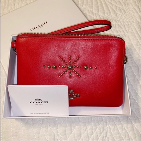 Coach Handbags - BRAND NEW COACH WRISTLET
